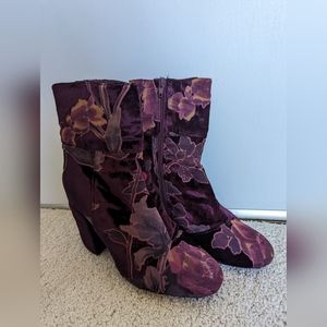 Steve Madden Elissa Velvet Bootie